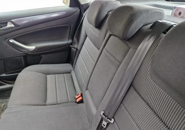 Ford Mondeo cena 29000 przebieg: 210000, rok produkcji 2013 z Białystok małe 67